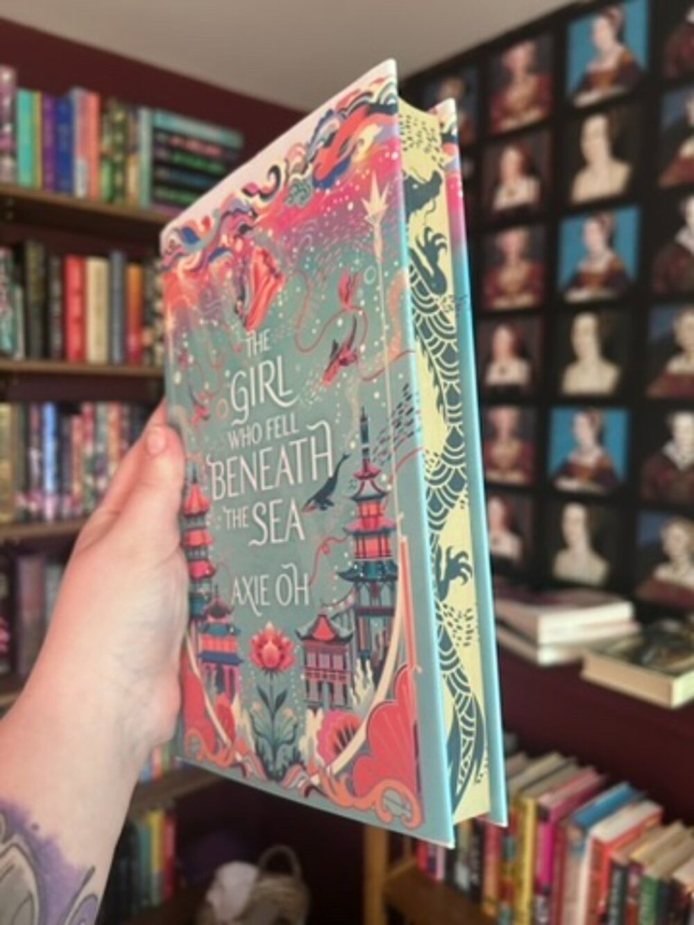 The Girl Who Fell Beneath the Sea (FairyLoot Special Edition) SIGNED - Picture 12 of 12